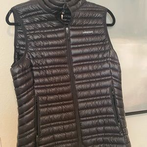 women’s patagonia vest size M